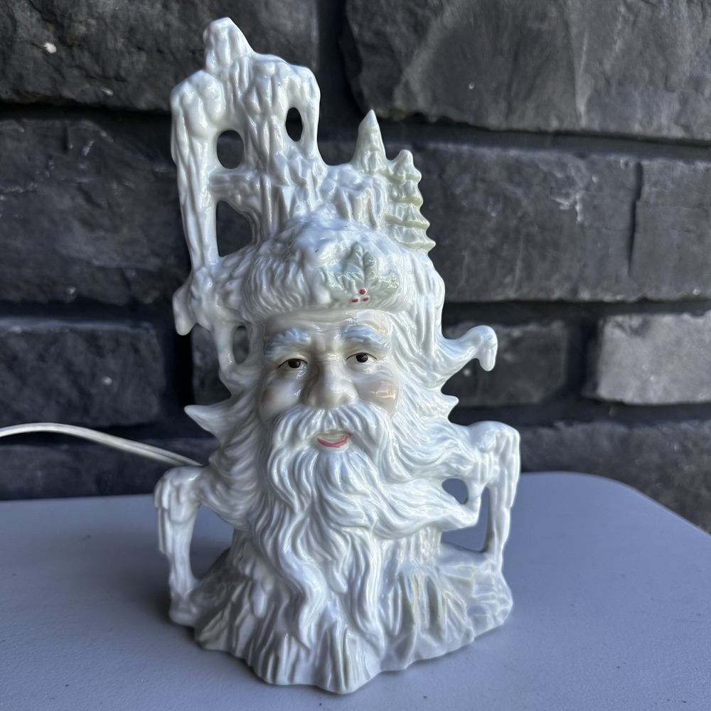 Vintage House of Lloyd Christmas Around the World Iceland Santa Night Light Lamp - Picture 2 of 3